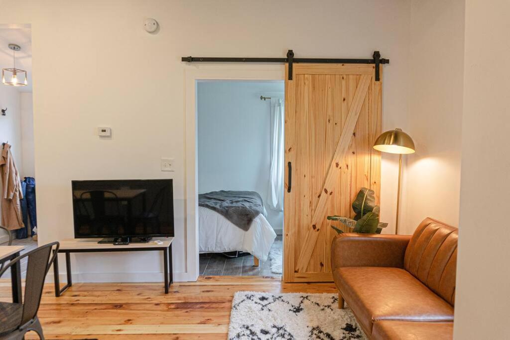 Holiday home Campfire Fireplace, Fire Pit & No Chores! *
