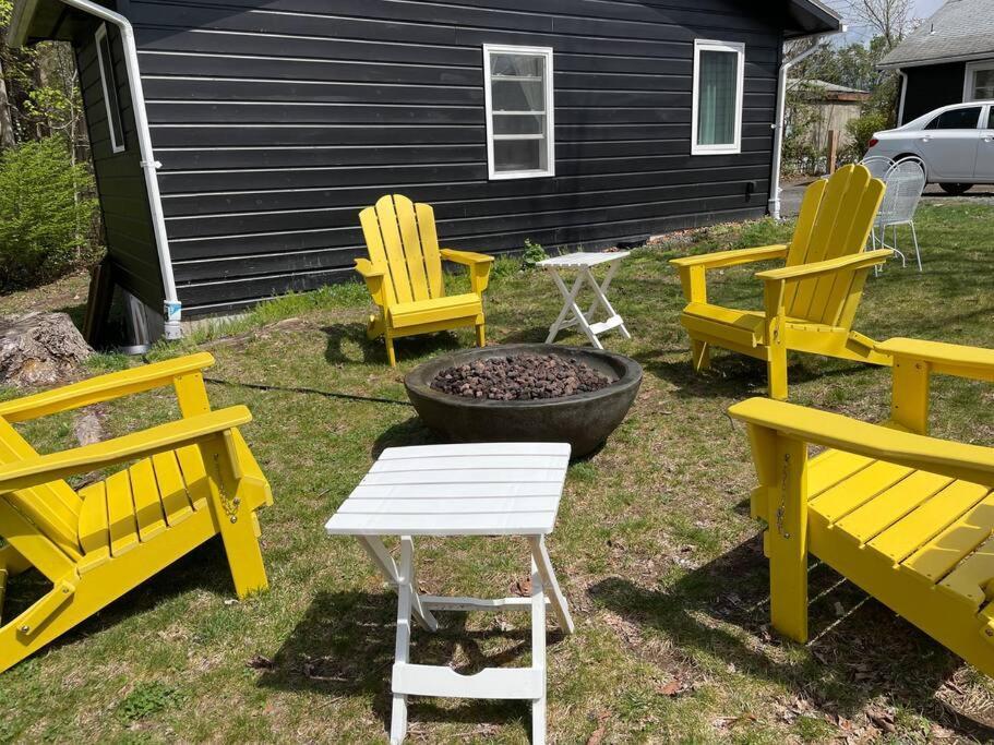 Holiday home Campfire Fireplace, Fire Pit & No Chores! *