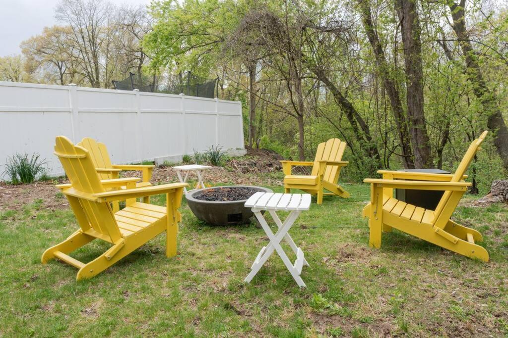 Campfire Fireplace, Fire Pit & No Chores! * Kingston